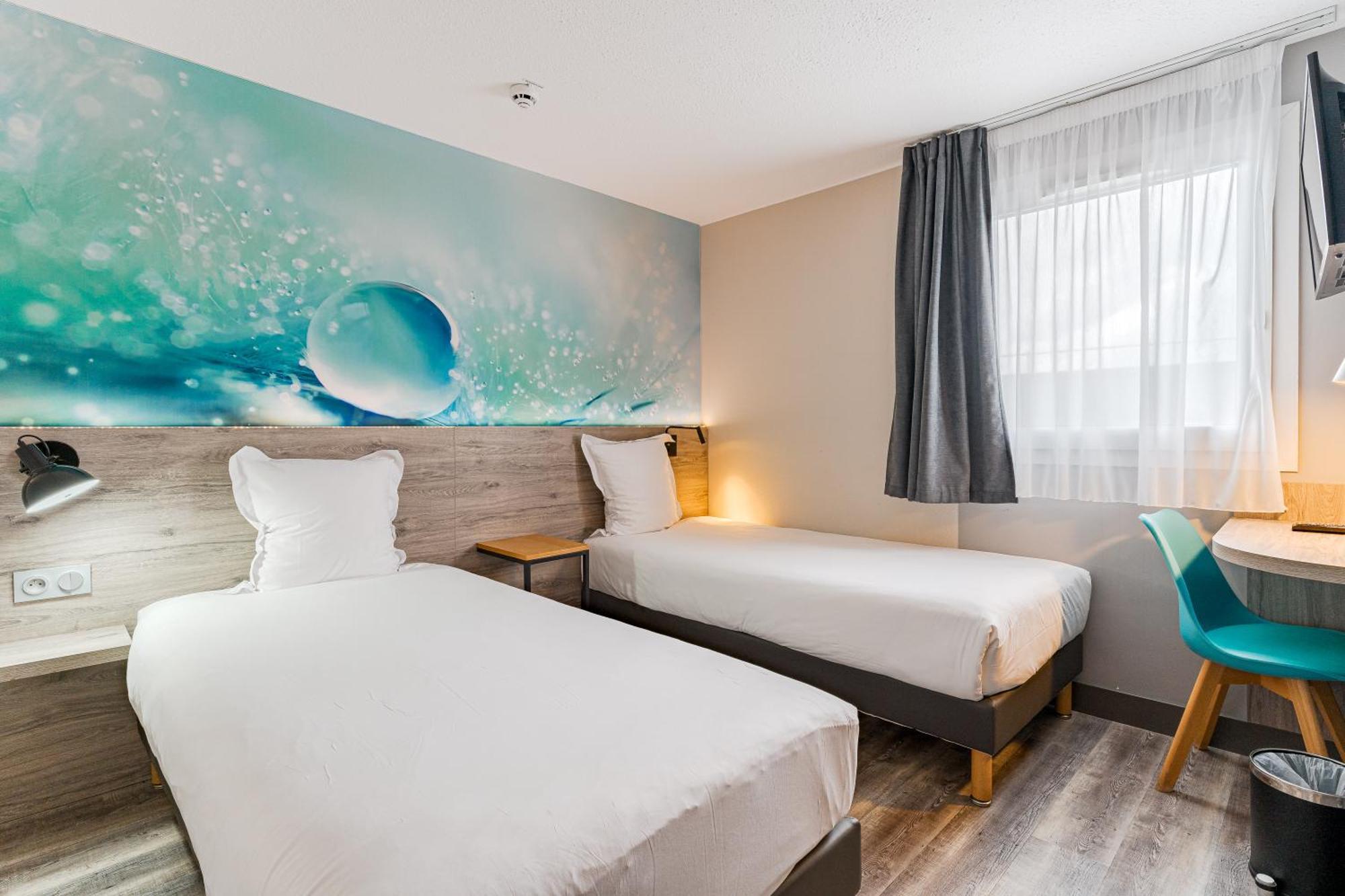 Kyriad Direct Tours Sud - Chambray Les Tours Exterior foto