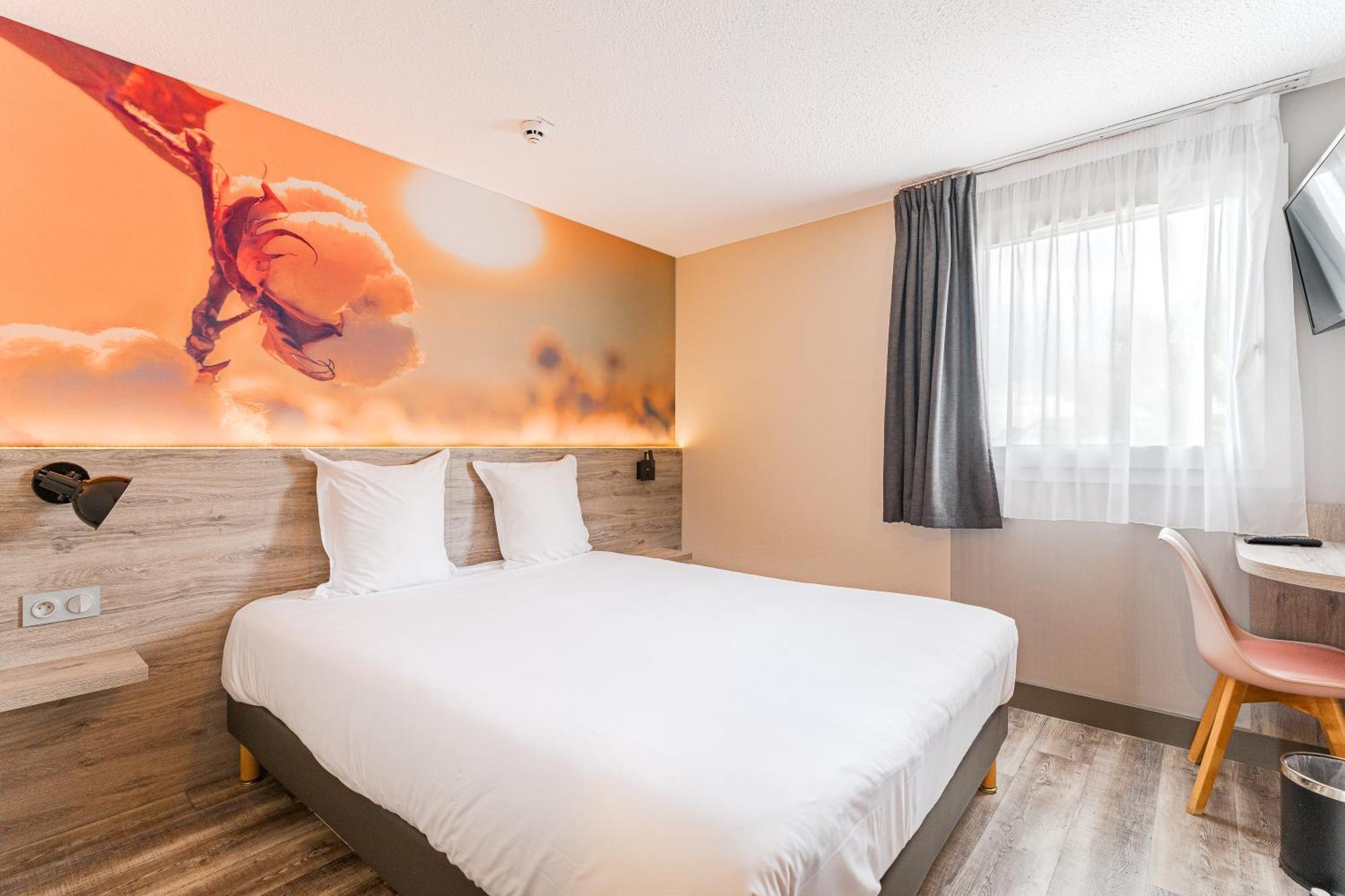 Kyriad Direct Tours Sud - Chambray Les Tours Exterior foto